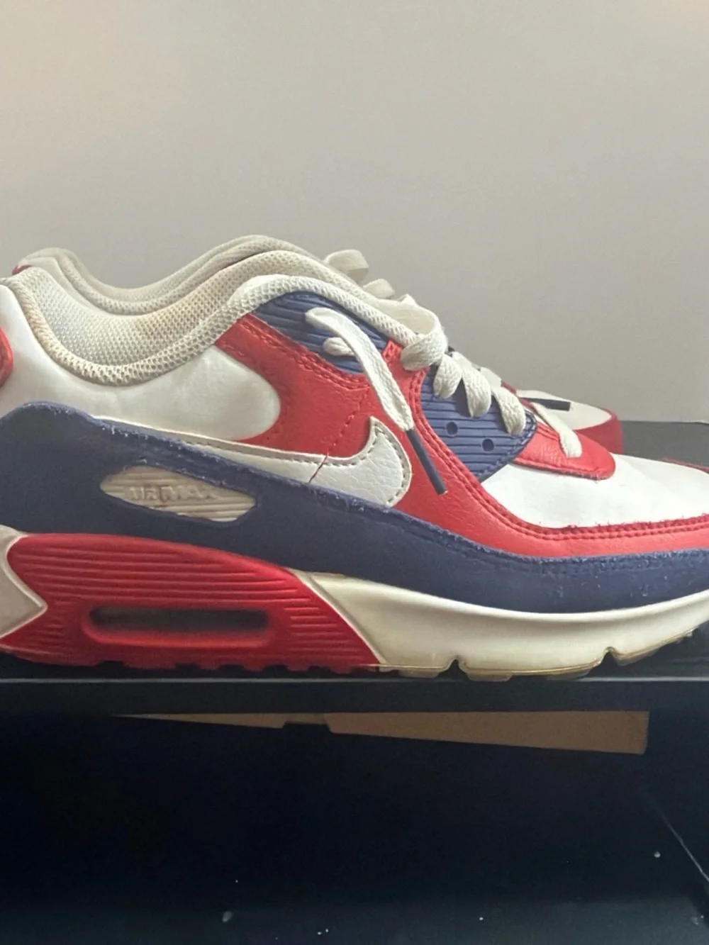 Nike Kids Air Sneakers in White / Red / Blue
